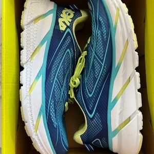 Hoka one one sneaker